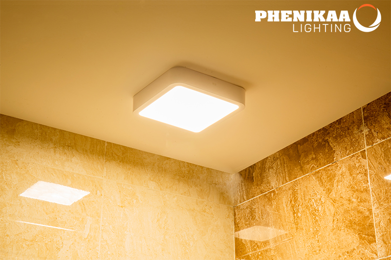 Đèn LED ốp trần vuông 18W cung cấp đủ ánh sáng cho không gian phòng tắm