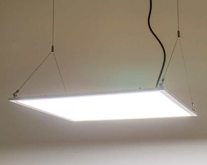 Đèn LED thả trần tạo điểm nhấn cho không gian văn phòng