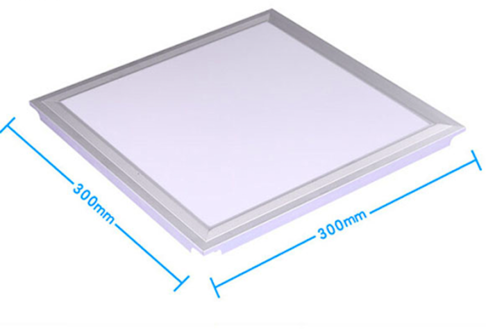 Đèn LED panel 300x300mm có hình vuông, nhỏ gọn, tạo cảm giác gọn gàng, sang trọng. 
