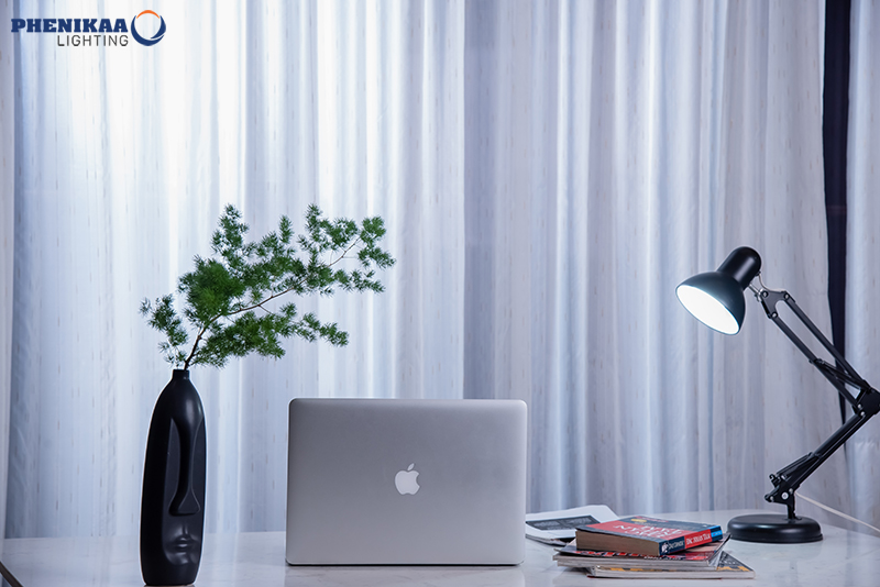 Đèn LED tròn ánh sáng trắng thường được sử dụng ở phòng làm việc