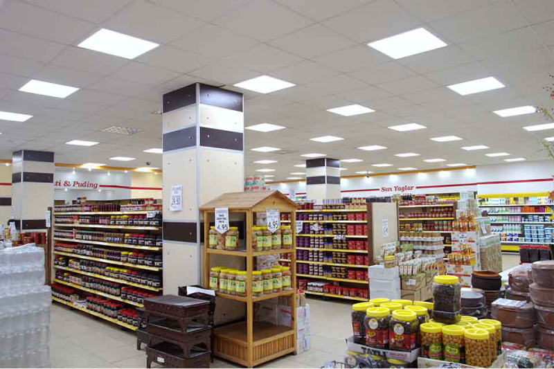 Bóng đèn LED panel cũng được lắp nhiều trong các siêu thị, trung tâm thương mại để tiết kiệm chi phí vận hành