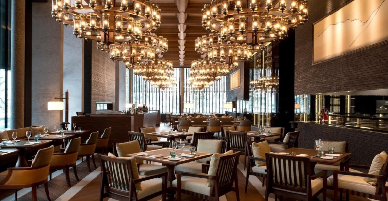 Tôn vinh giá trị cho nhà hàng cao cấp với đèn LED ánh sáng vàng 2700K – 3000K
