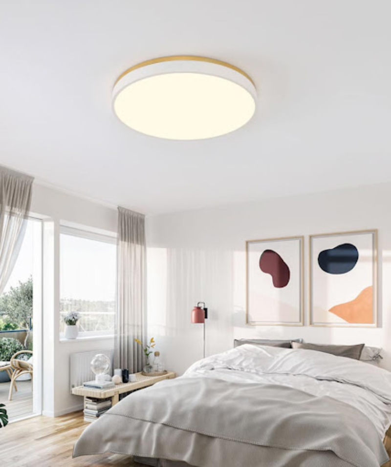 Đèn LED ốp trần ánh sáng dịu nhẹ tạo cảm giác thư giãn cho chủ nhân căn phòng ngủ