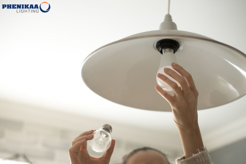 Đèn LED có tuổi thọ sử dụng lâu dài, tiết kiệm chi phí thay thế so với đèn huỳnh quang