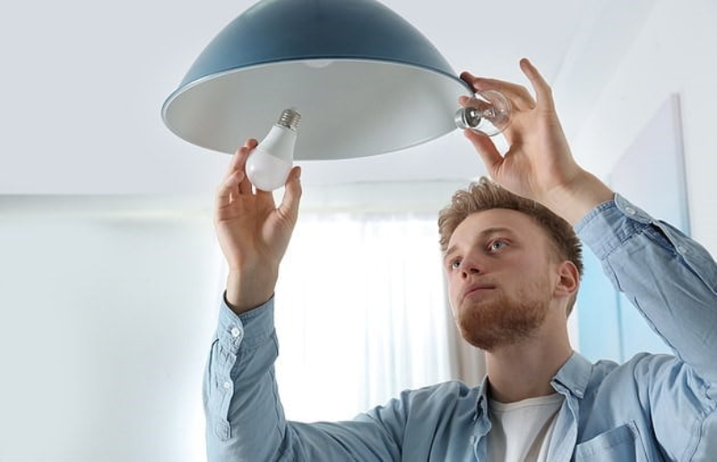 Cách lắp đèn bulb 20W tương đối đơn giản, người dùng có thể tự lắp tại nhà. 