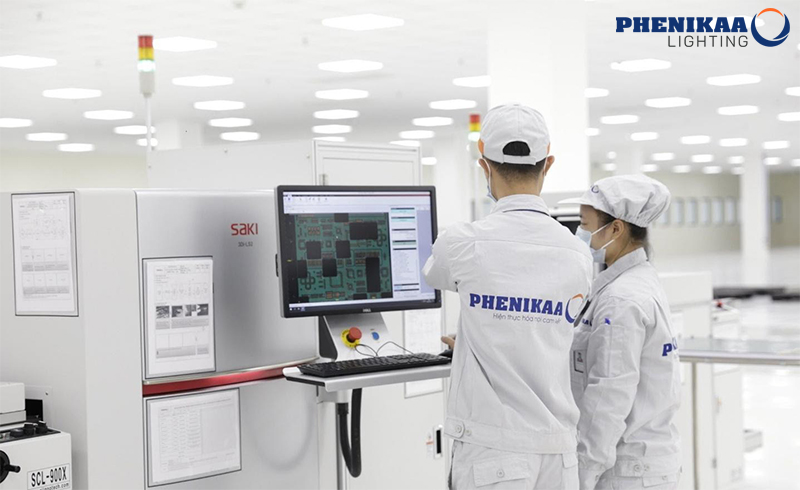 Đèn LED tại Phenikaa Lighting được sản xuất tại nhà máy Nhà máy Điện tử thông minh Phenikaa hiện đại 
